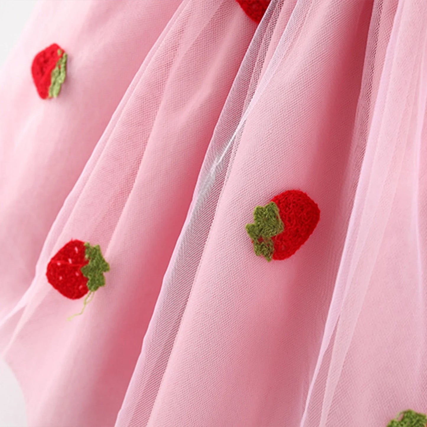 (0-3 Years) Summer New Girls Dress Small Flying Sleeve Bow A-child Dress Embroidered Strawberry Cool Princess Dress